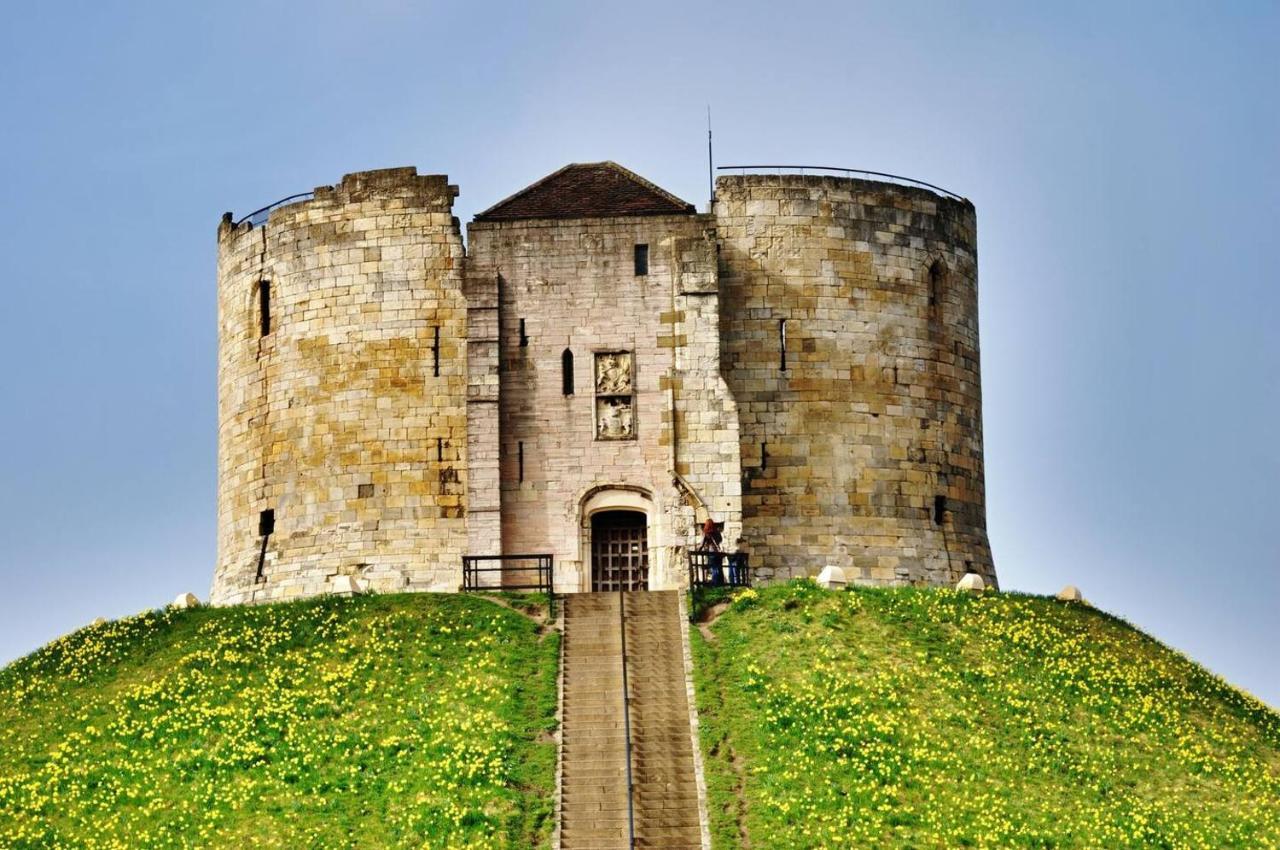 Shambles Suites In The Centre Of York, Sleeps 16 Екстериор снимка