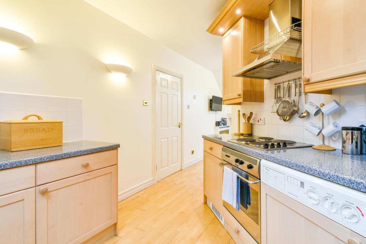 Shambles Suites In The Centre Of York, Sleeps 16 Екстериор снимка