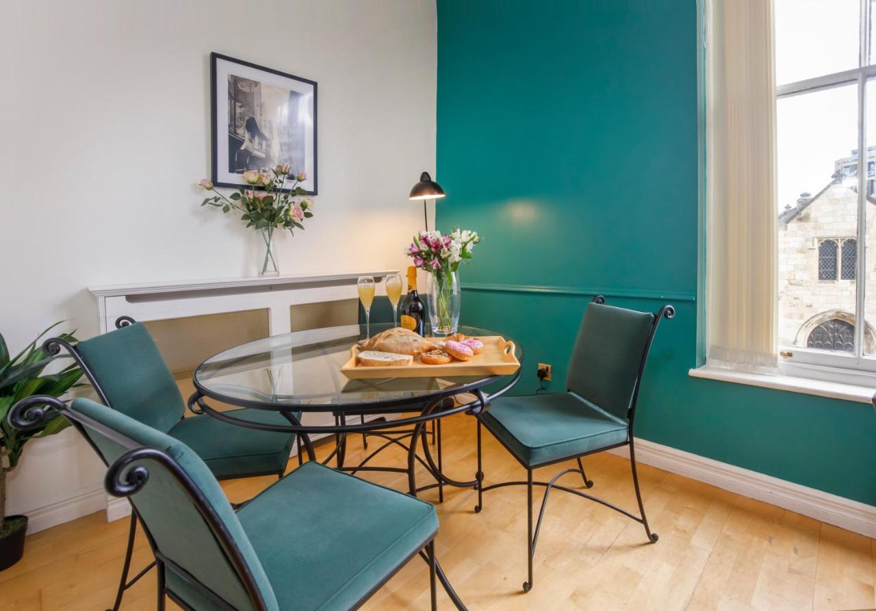 Shambles Suites In The Centre Of York, Sleeps 16 Екстериор снимка