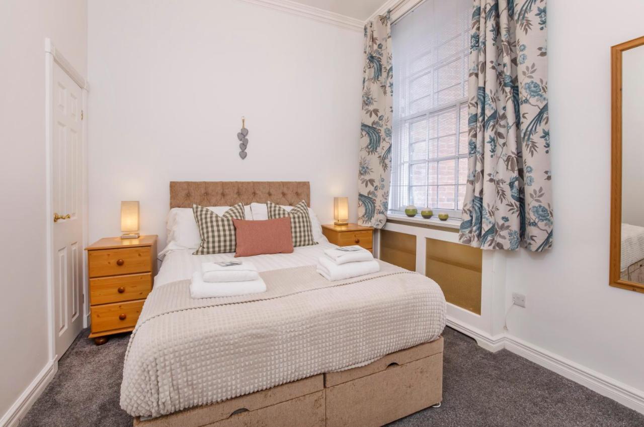 Shambles Suites In The Centre Of York, Sleeps 16 Екстериор снимка